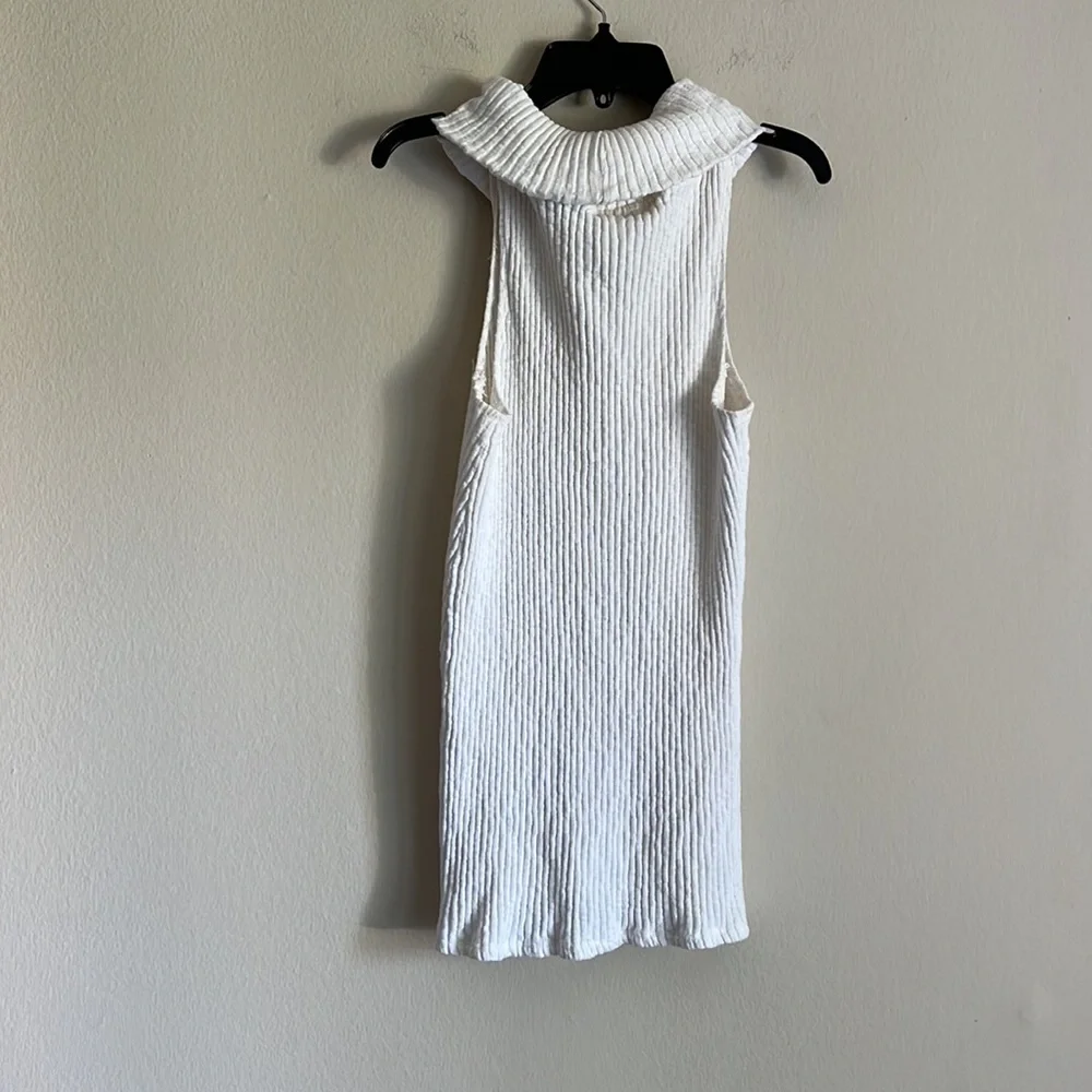 Parker Turtleneck Tank | White - Picture 9 of 9